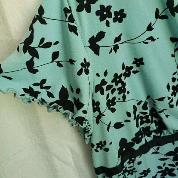 Cato Blue Black Floral Faux Wrap V Neck Top Flutter Sleeves Woman Size 18/20W - Picture 3 of 11